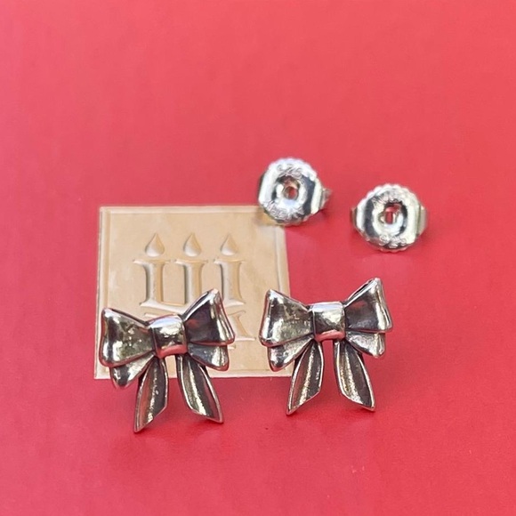 James Avery Retired Ribbon bow post studs earrings - Picture 8 of 9